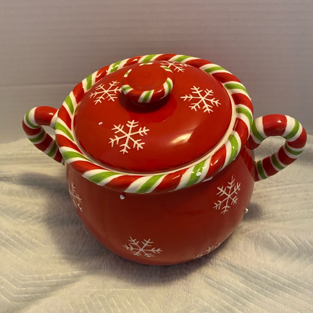 Festive Red Snowflake Holiday Cookie Jar/Beanpot